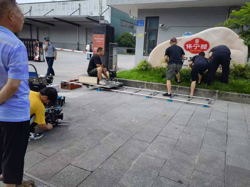 乌鲁木齐广告片拍摄公司核心优势：全流程服务，让品牌广告片省心更出彩